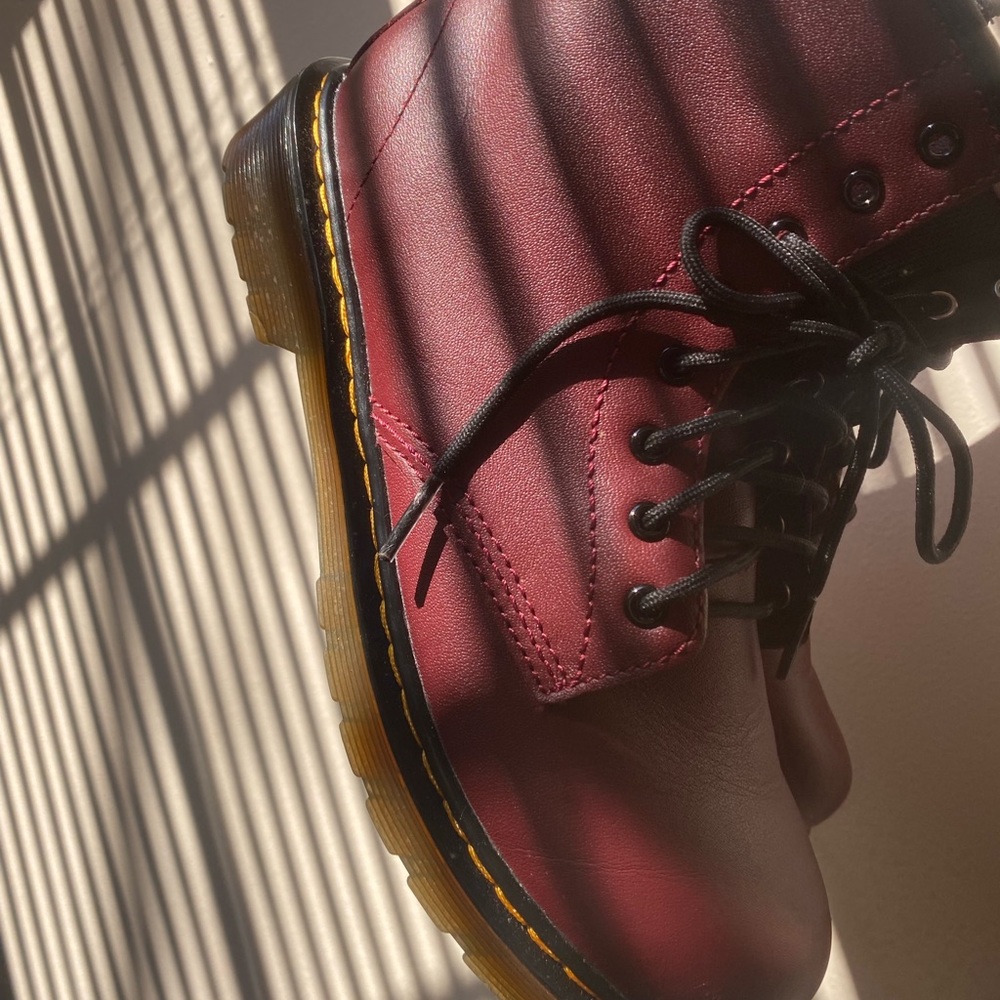 GIRLS CHERRY RED Dr. Martens